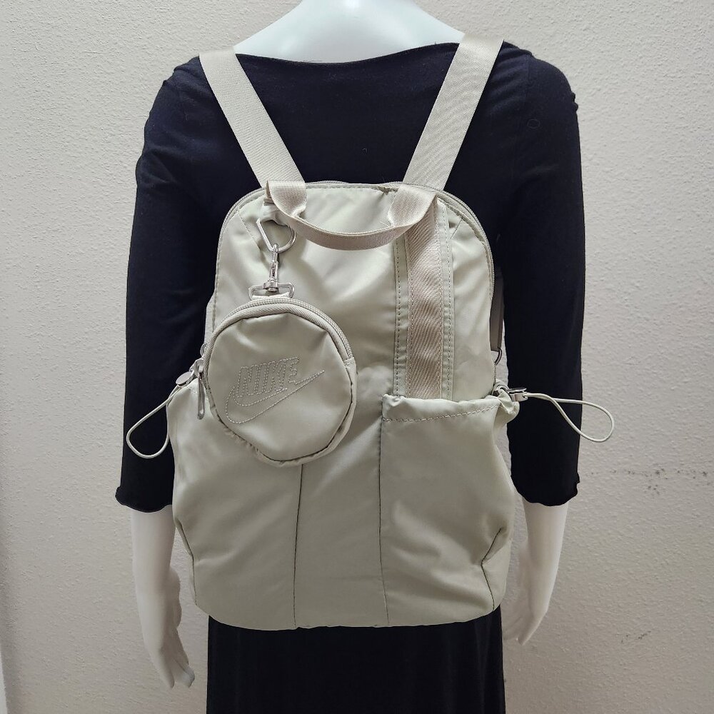 Nike Sportswear Futura Luxe Backpack